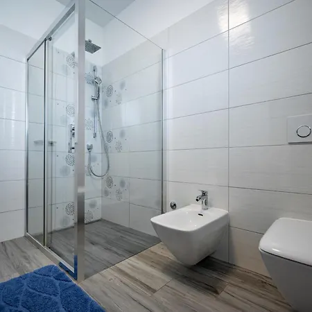 Luen Near With Large Garden And Private Pool For Families