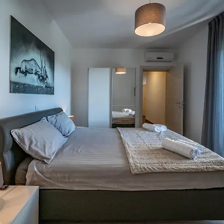 빌라 Luen Near With Large Garden And Private Pool For Families *