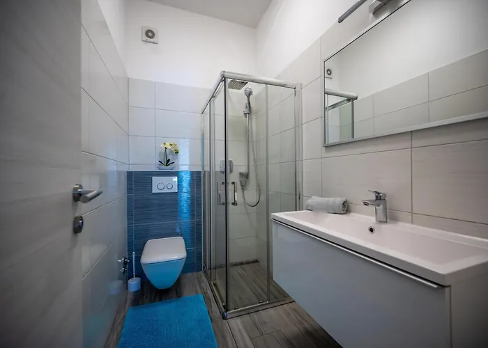 Luen Near With Large Garden And Private Pool For Families Villa Pula