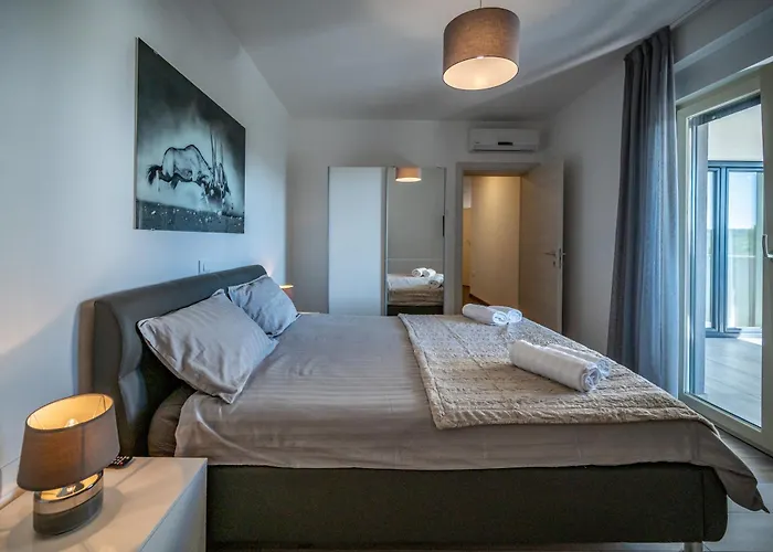 Villa Luen Near With Large Garden And Private Pool For Families *