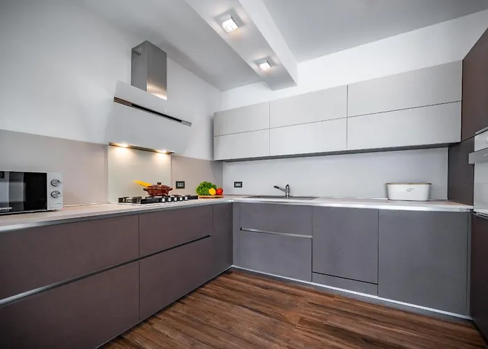 Luen Near With Large Garden And Private Pool For Families *