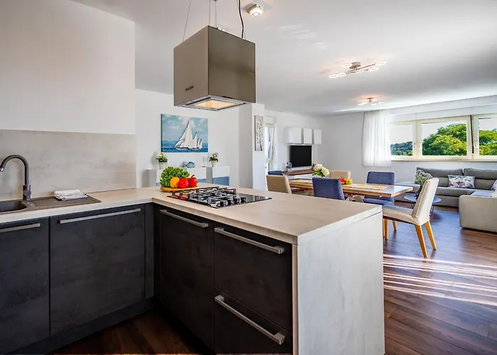 Vila Luen Near With Large Garden And Private Pool For Families Pula