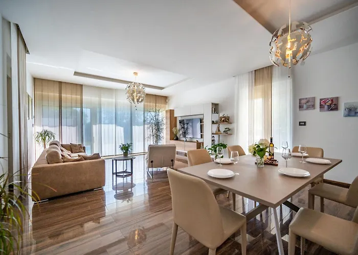 Luen Near With Large Garden And Private Pool For Families *