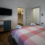 Luen Near With Large Garden And Private Pool For Families