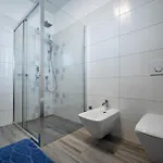 Luen Near With Large Garden And Private Pool For Families