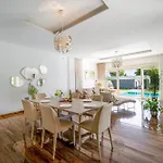 Villa Luen Near With Large Garden And Private Pool For Families